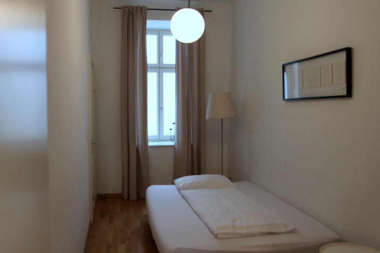 Casa Nostra - Zentrale Wohnung Am Augarten Вена Экстерьер фото